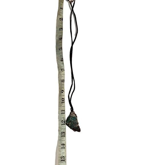 Handcrafted  leather cord necklace with quartz Gem stone - Picture 7 of 7